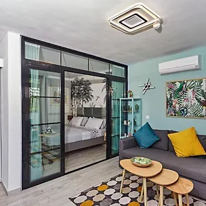 Apartamento Parrot's House- Yumbo Center, Playa del Inglés