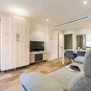https://apartamentos-reformados-a-y-b-4-personas-a-250-metros-de-playa.1costadelsol.com