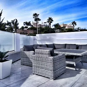 https://luxury-newly-renovated-townhouse.tenerifehoteles.net